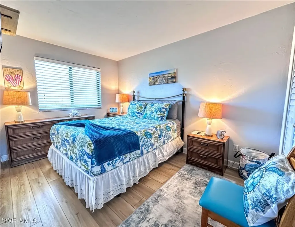 260 Southbay Drive Naples FL 34108