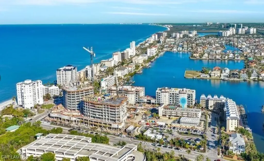 260 Southbay Drive Naples FL 34108