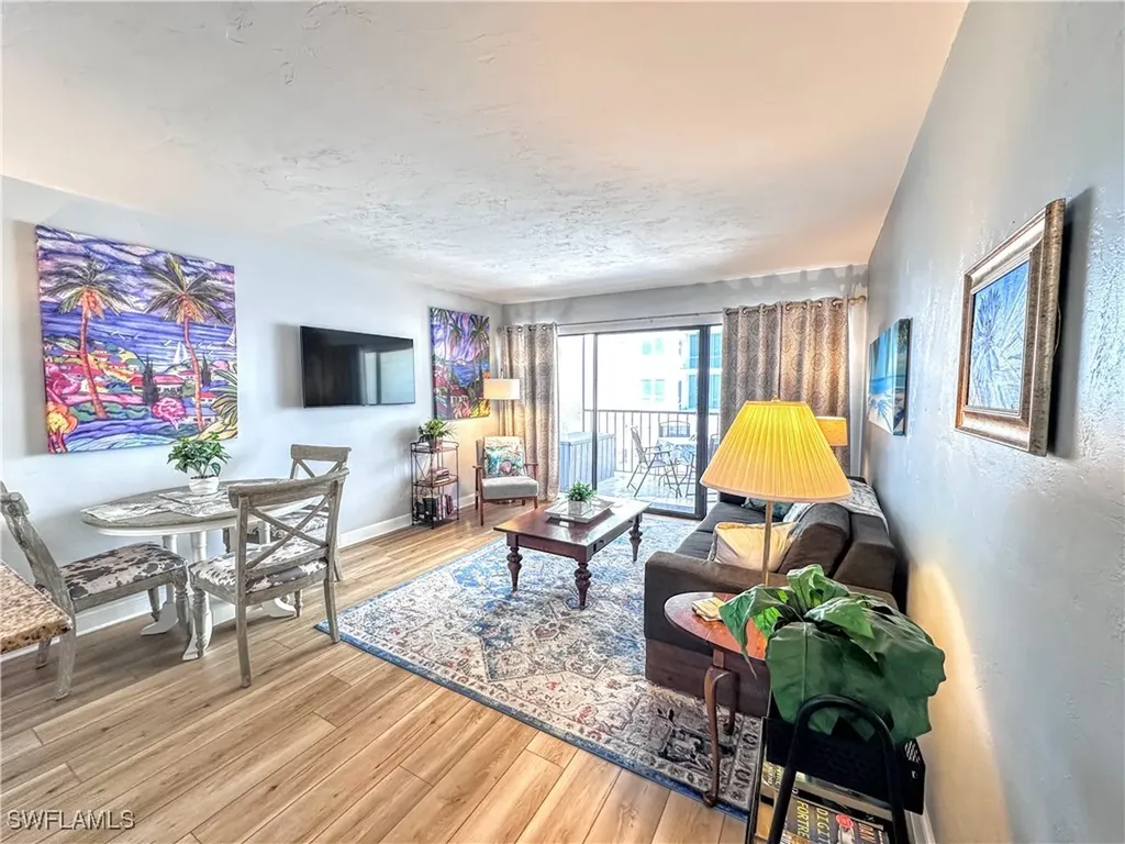 260 Southbay Drive Naples FL 34108