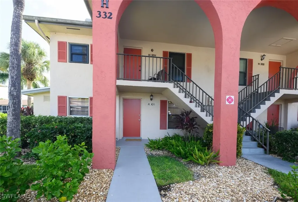 332 Charlemagne Boulevard Naples FL 34112