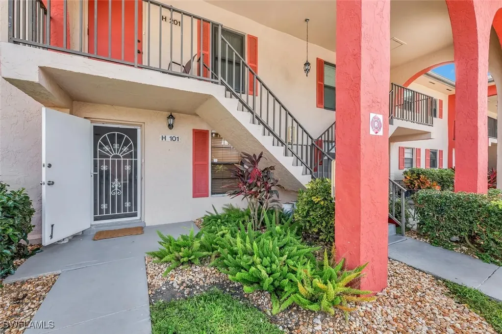 332 Charlemagne Boulevard Naples FL 34112