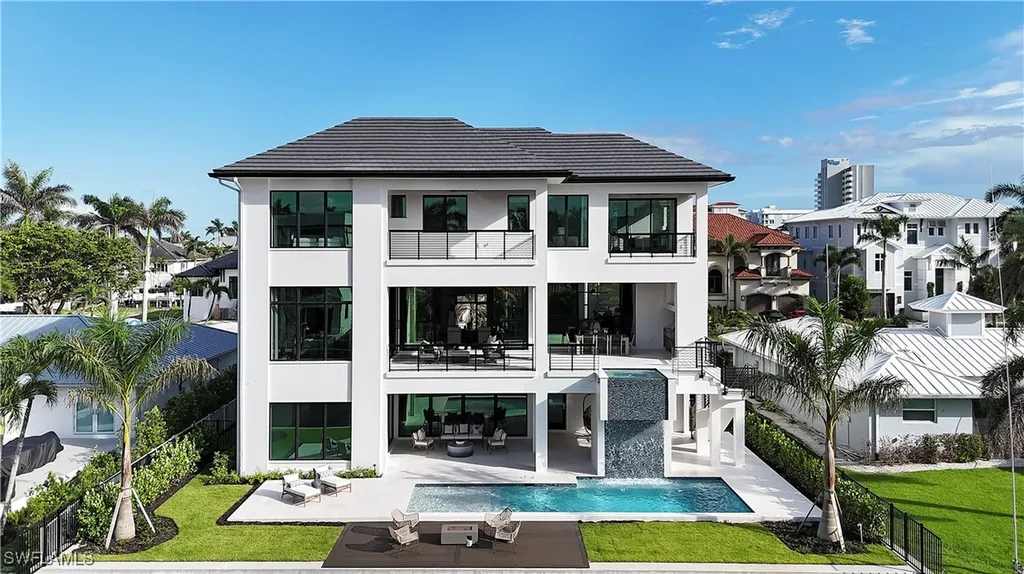 141 Channel Drive Naples FL 34108
