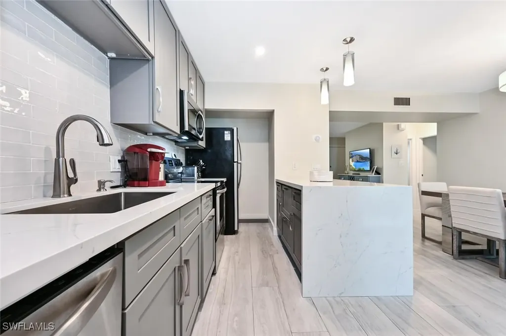 788 Park Shore Drive Naples FL 34103