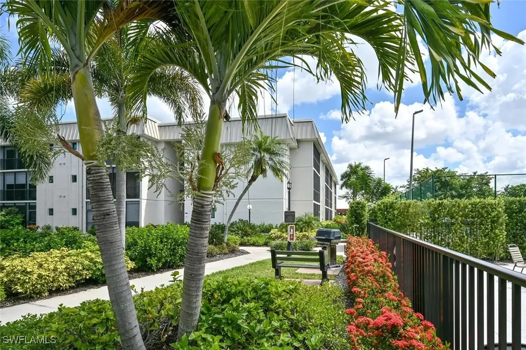 788 Park Shore Drive Naples FL 34103