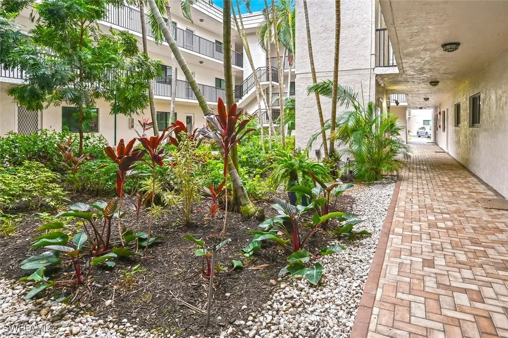 788 Park Shore Drive Naples FL 34103