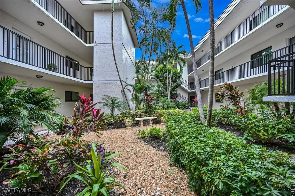 788 Park Shore Drive Naples FL 34103