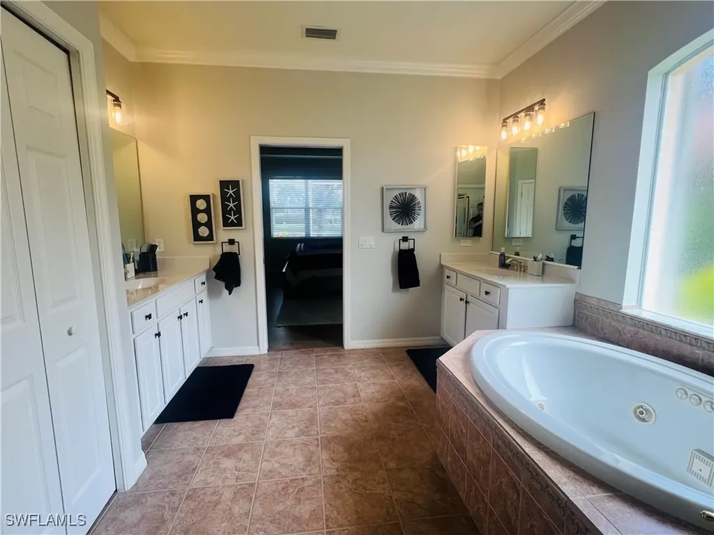 14265 Manchester Drive Naples FL 34114