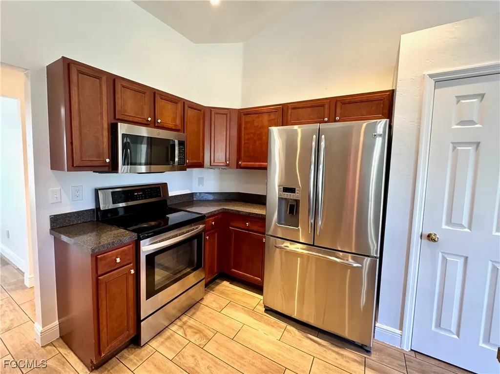 1300 SW 22nd Avenue Cape Coral FL 33991