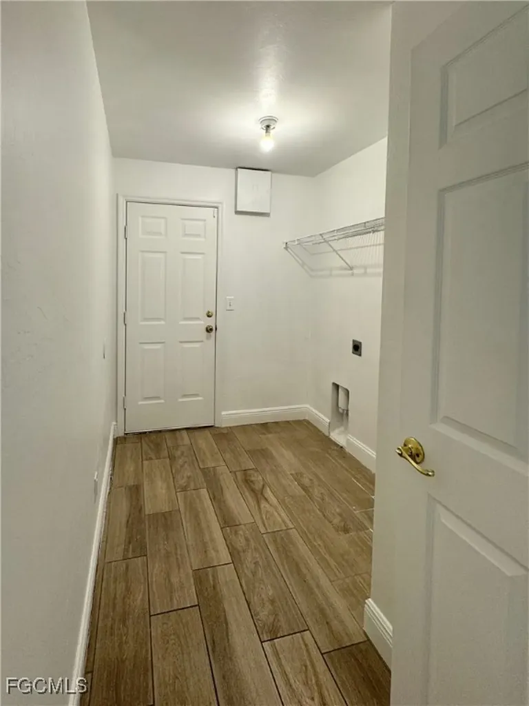 1300 SW 22nd Avenue Cape Coral FL 33991