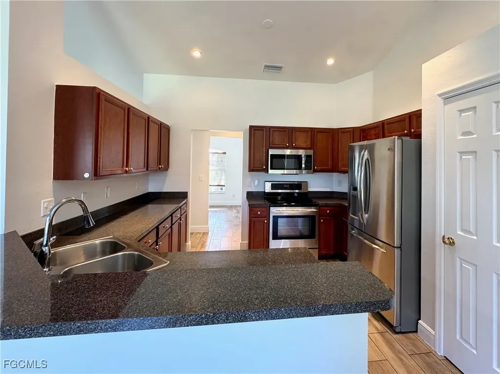 1300 SW 22nd Avenue Cape Coral FL 33991