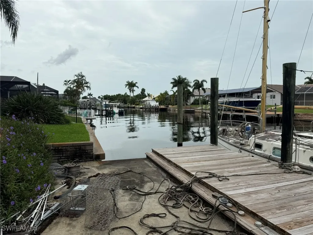 3610 SE 18th Place Cape Coral FL 33904