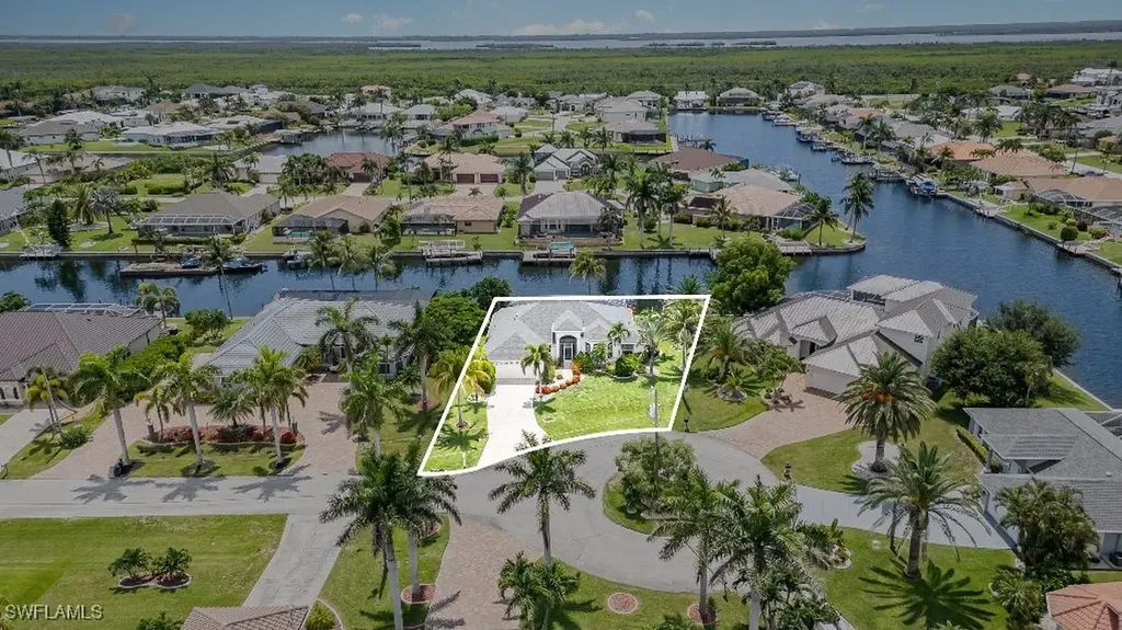 4012 SW 28th Place Cape Coral FL 33914