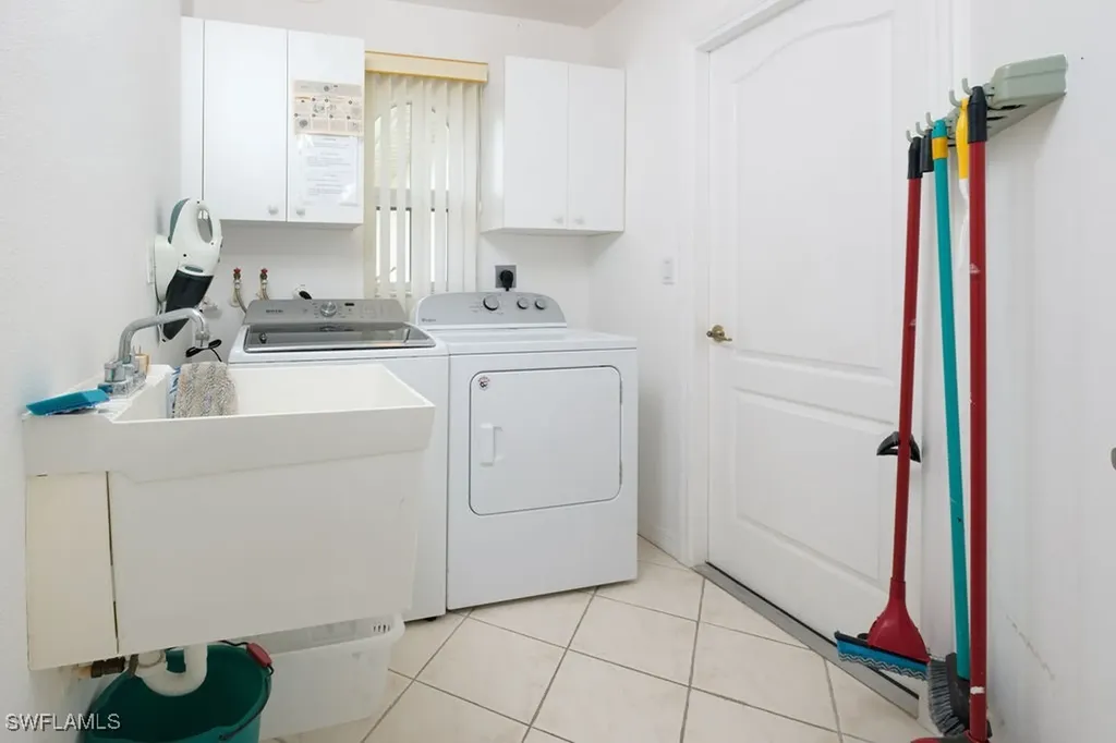4012 SW 28th Place Cape Coral FL 33914