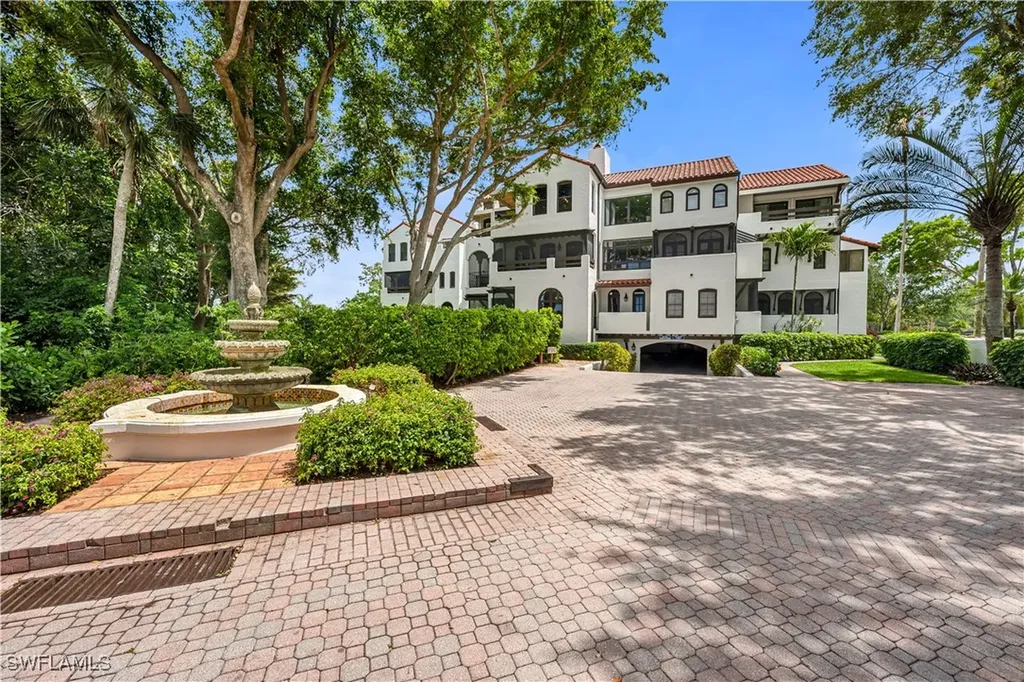 5850 Pelican Bay Boulevard Naples FL 34108