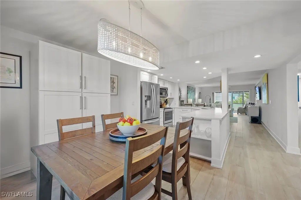 876 Gulf Pavilion Drive Naples FL 34108