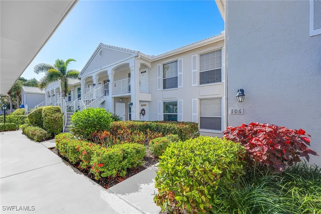 876 Gulf Pavilion Drive Naples FL 34108