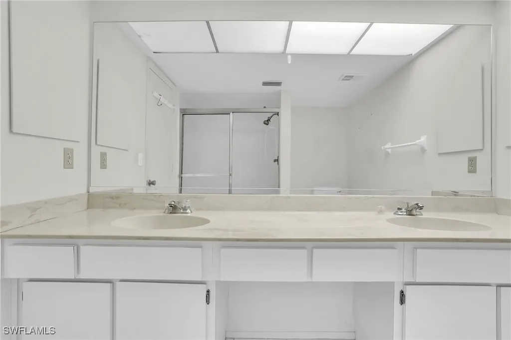 195 Cypress Way E Naples FL 34110