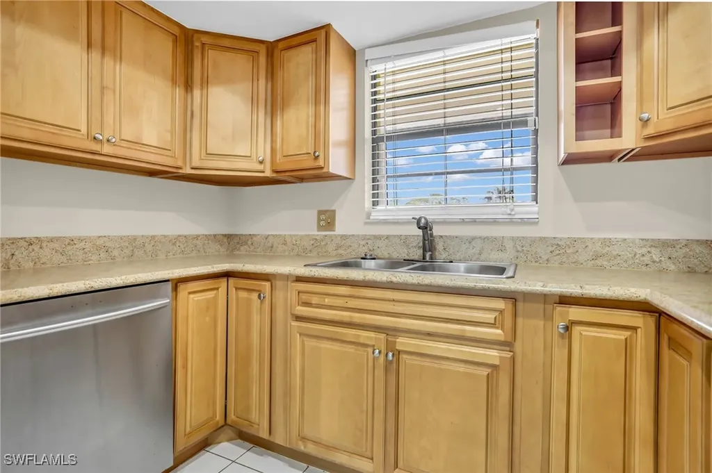 195 Cypress Way E Naples FL 34110