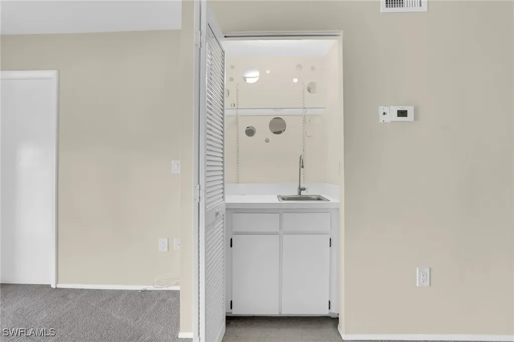 195 Cypress Way E Naples FL 34110