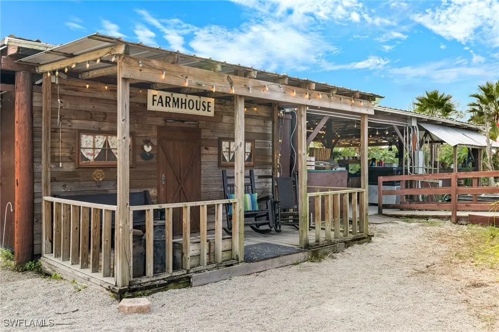 8500 Penzance Boulevard Fort Myers FL 33912