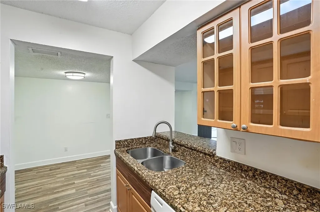 201-5 Santa Clara Drive Naples FL 34104