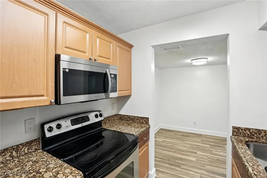 201-5 Santa Clara Drive Naples FL 34104