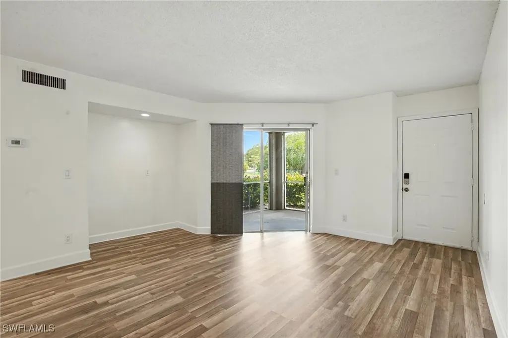 201-5 Santa Clara Drive Naples FL 34104
