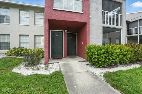 201-5 Santa Clara Drive Naples FL 34104