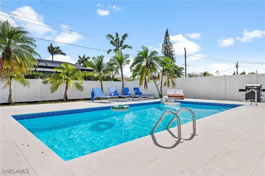 664 102nd Avenue N Naples FL 34108
