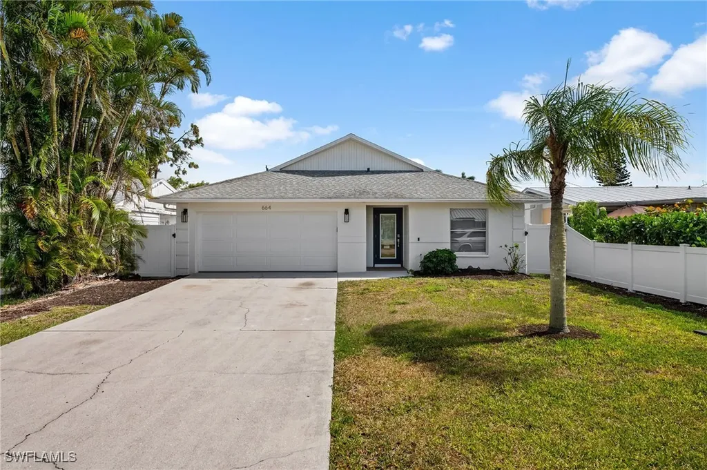 664 102nd Avenue N Naples FL 34108