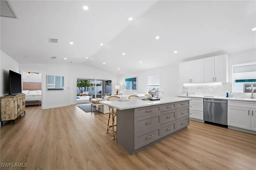 664 102nd Avenue N Naples FL 34108