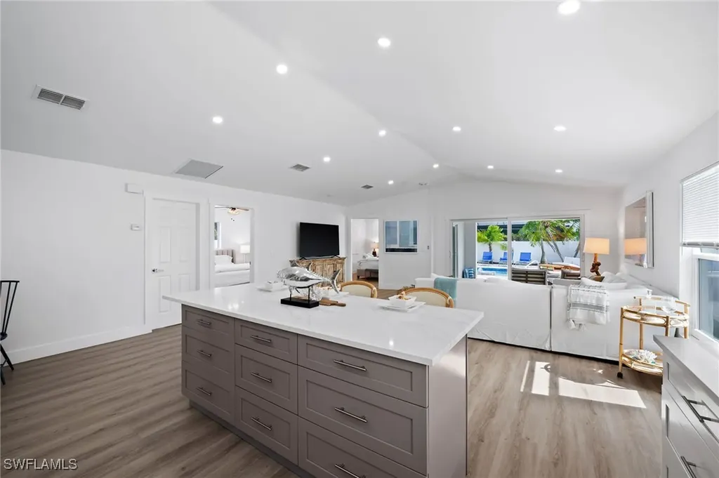 664 102nd Avenue N Naples FL 34108