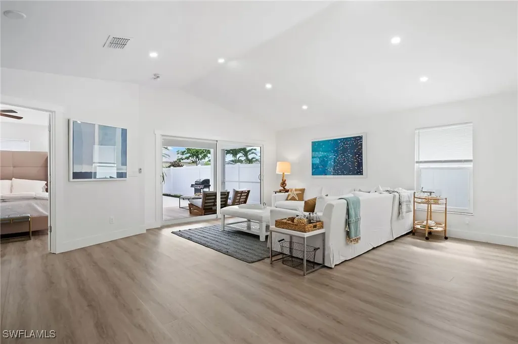 664 102nd Avenue N Naples FL 34108