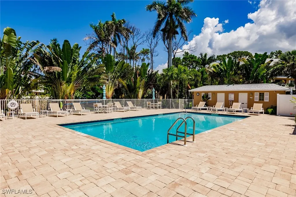 3032 Sandpiper Bay Circle Naples FL 34112