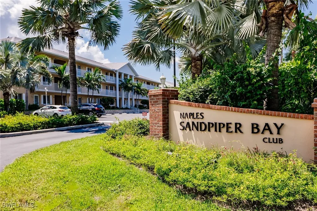 3032 Sandpiper Bay Circle Naples FL 34112