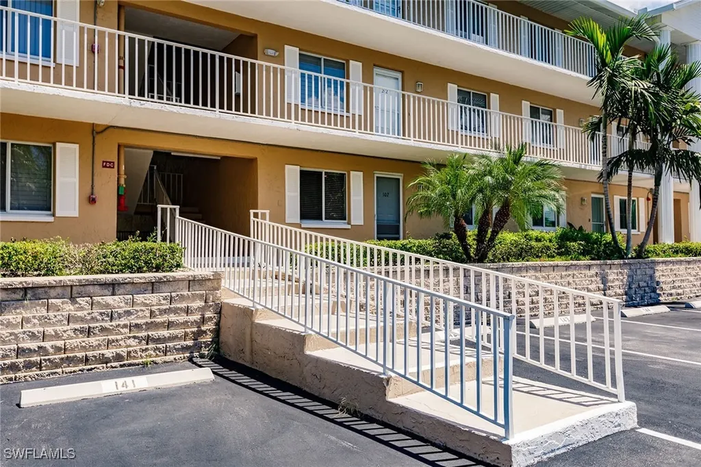 3032 Sandpiper Bay Circle Naples FL 34112