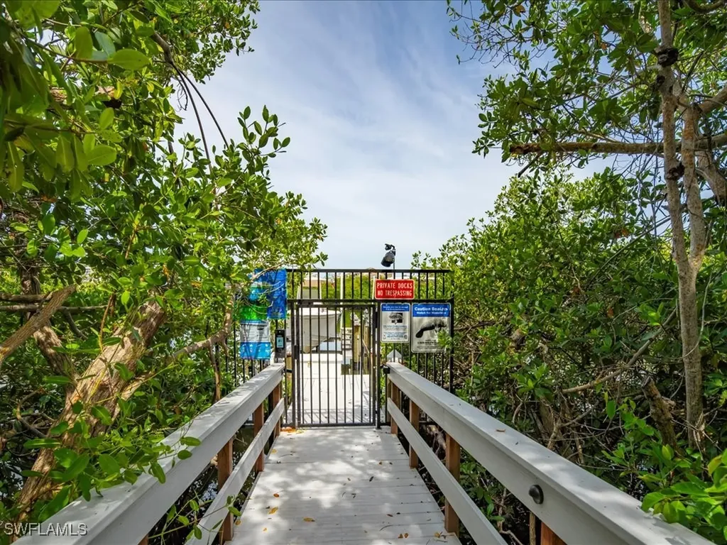 244C Wiggins Bay Drive Naples FL 34110