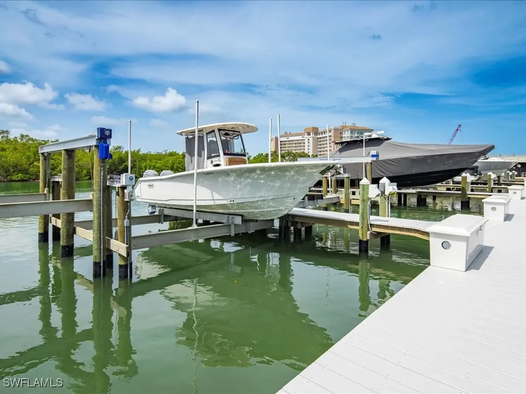 244C Wiggins Bay Drive Naples FL 34110