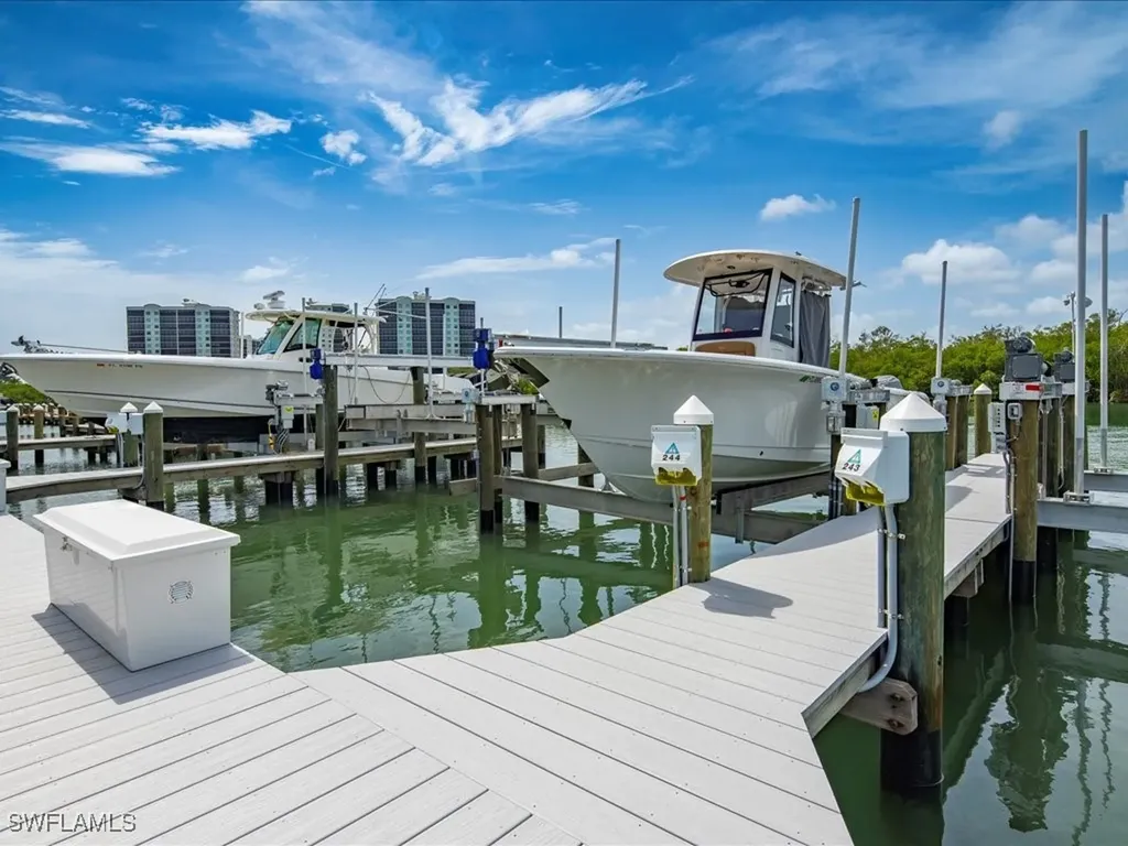 244C Wiggins Bay Drive Naples FL 34110