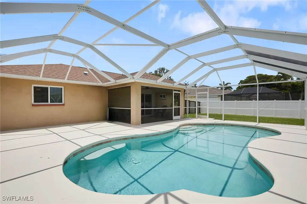 1711 SE 8th Avenue Cape Coral FL 33990