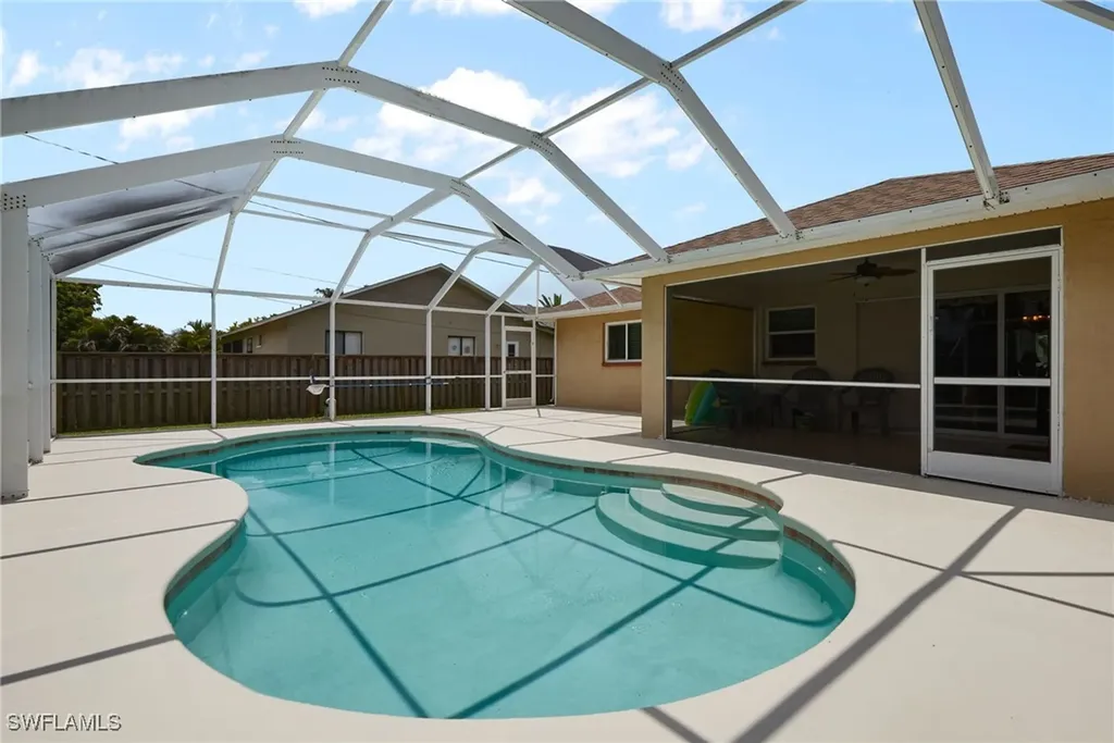 1711 SE 8th Avenue Cape Coral FL 33990
