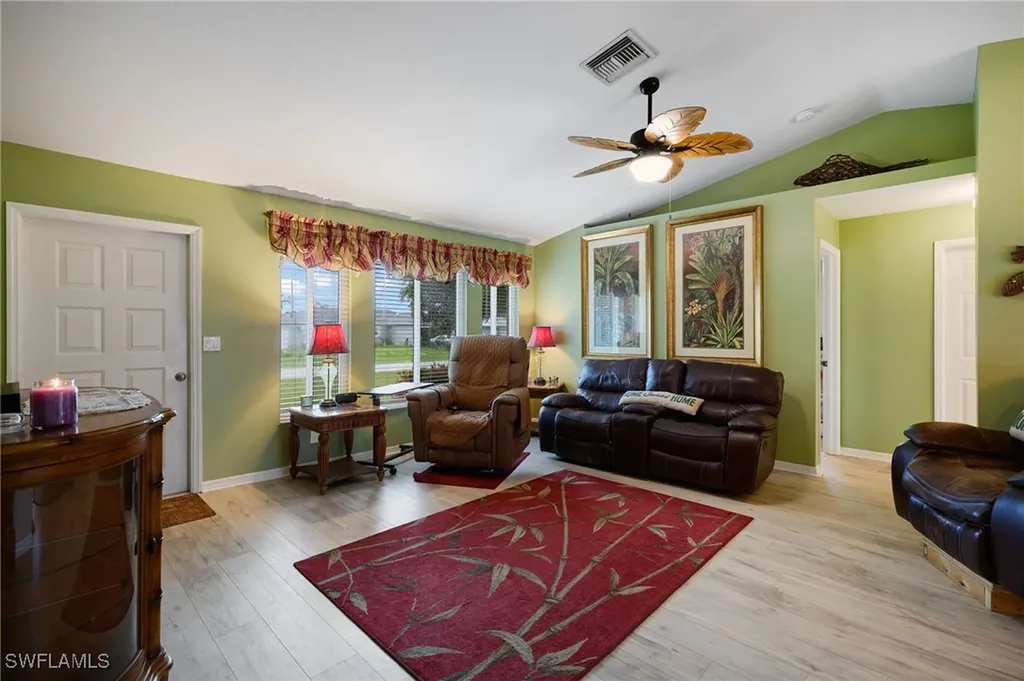 1711 SE 8th Avenue Cape Coral FL 33990