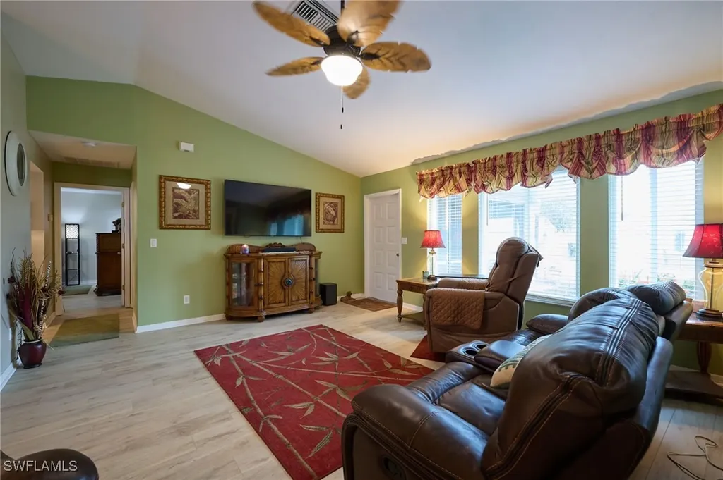 1711 SE 8th Avenue Cape Coral FL 33990