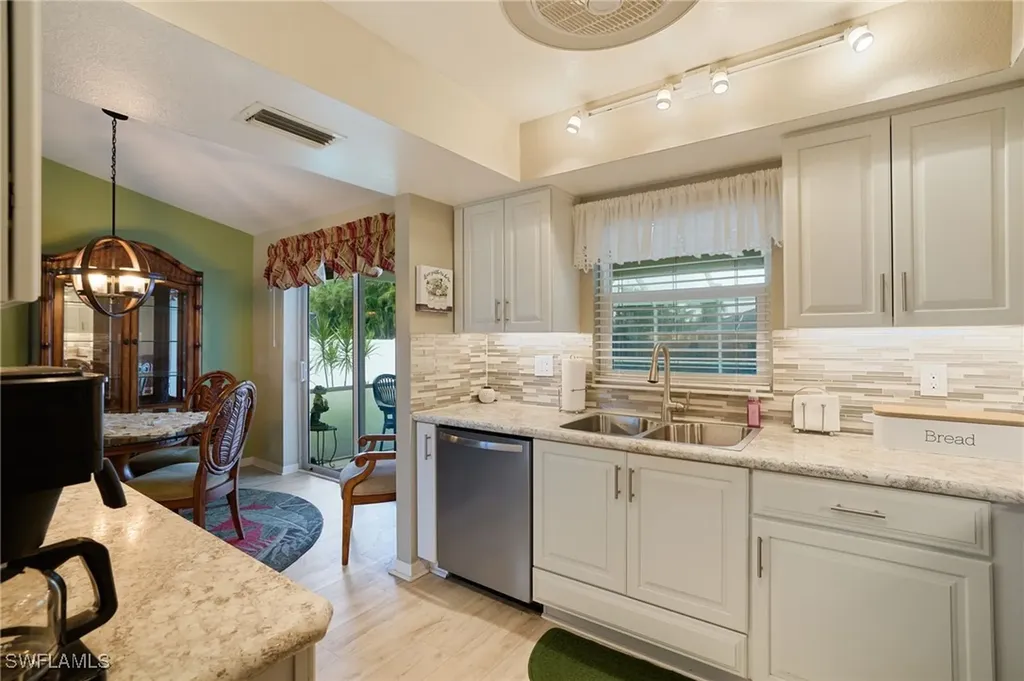 1711 SE 8th Avenue Cape Coral FL 33990