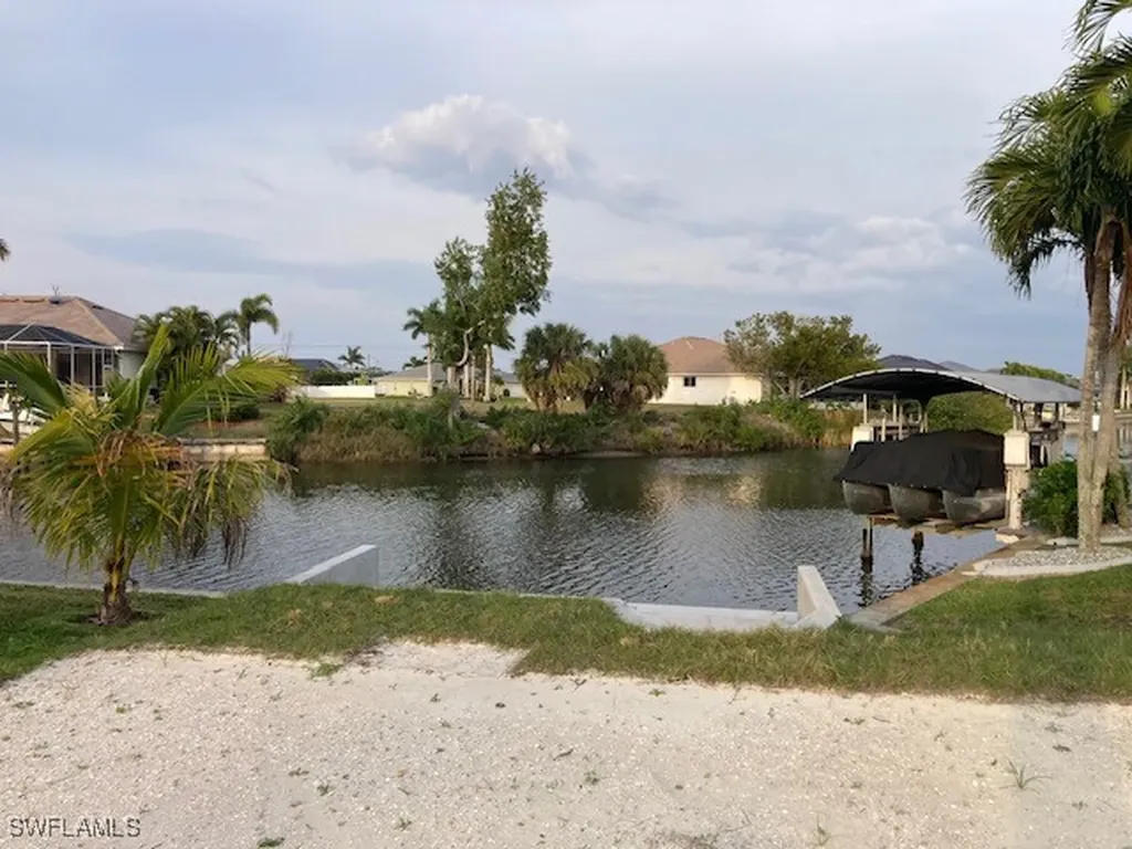 2827 SW 25th Avenue Cape Coral FL 33914