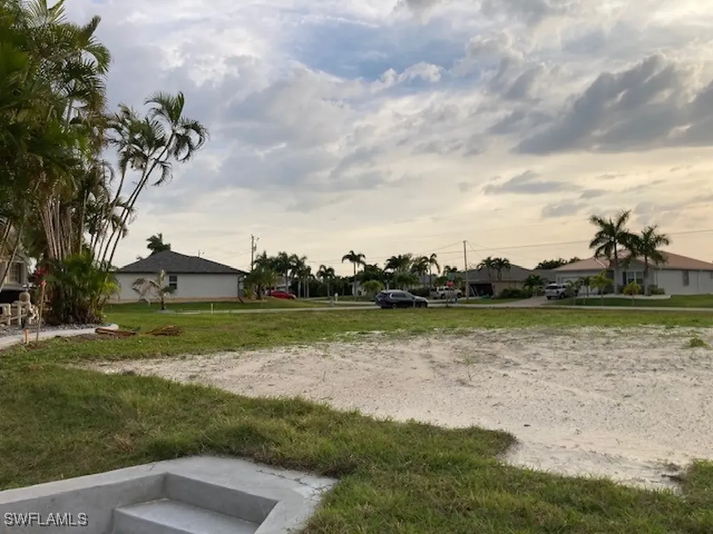 2827 SW 25th Avenue Cape Coral FL 33914