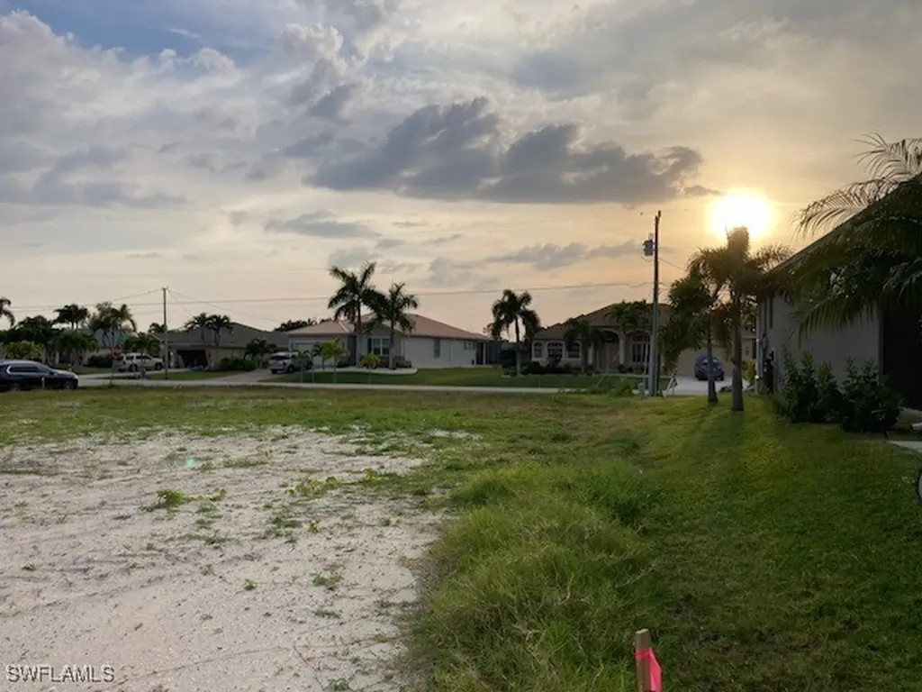 2827 SW 25th Avenue Cape Coral FL 33914