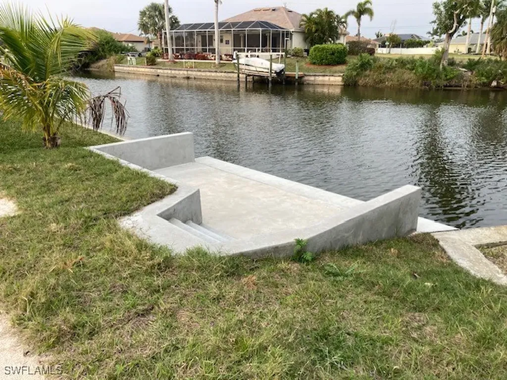 2827 SW 25th Avenue Cape Coral FL 33914