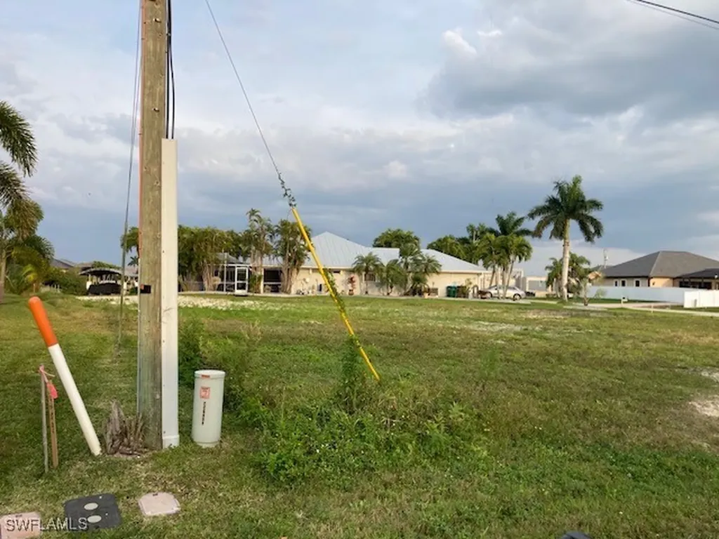 2827 SW 25th Avenue Cape Coral FL 33914