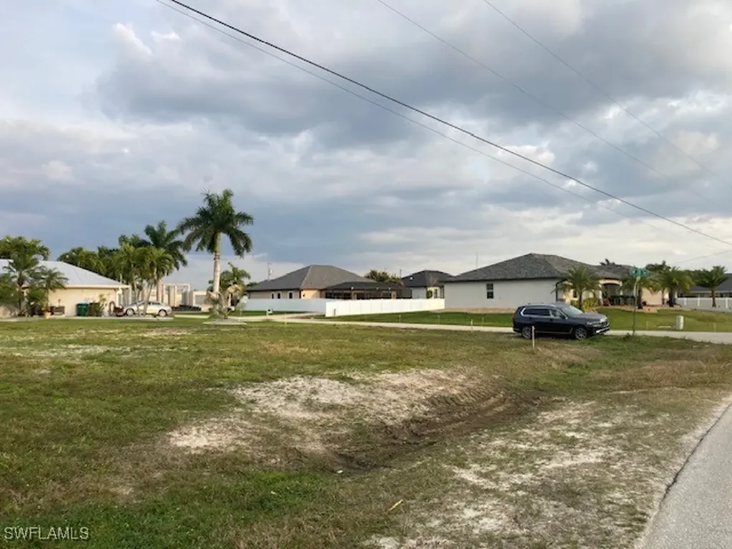 2827 SW 25th Avenue Cape Coral FL 33914